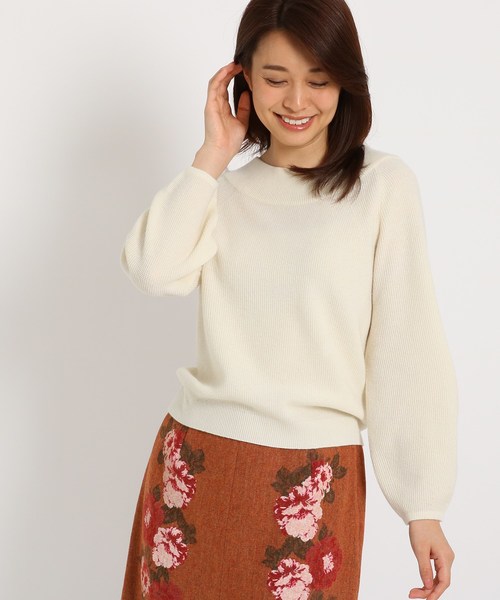Sunauna(スーナウーナ)の「ウールボリュームスリーブニット(ニット/セーター・レディース・オフホワイト/オリーブ/ピンク系・40/38)」の2枚目の写真