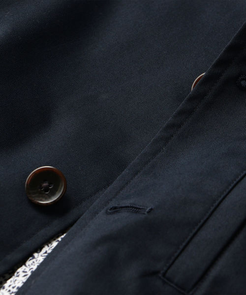 SHIPS（シップス）の「SC: ツイル/ストレッチ エアータッチ ライト カバー ジャケット（ブルゾン・メンズ・ライトグレー/ベージュ/ネイビー/ブルー・SMALL/MEDIUM/LARGE/X-LARGE）」の20枚目の写真