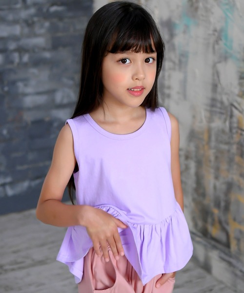 Bee des Bee（ビーデスビー）の「裾フリルノースリトップス（タンクトップ・キッズ・ブラック/ライトピンク/ミント/ラベンダー/ブルー・90cm/110cm/100cm/120cm/130cm/140cm/150cm）」の4枚目の写真