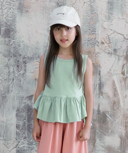 Bee des Bee（ビーデスビー）の「裾フリルノースリトップス（タンクトップ・キッズ・ブラック/ライトピンク/ミント/ラベンダー/ブルー・90cm/110cm/100cm/120cm/130cm/140cm/150cm）」の2枚目の写真