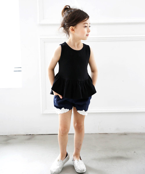 Bee des Bee（ビーデスビー）の「裾フリルノースリトップス（タンクトップ・キッズ・ブラック/ライトピンク/ミント/ラベンダー/ブルー・90cm/110cm/100cm/120cm/130cm/140cm/150cm）」の10枚目の写真