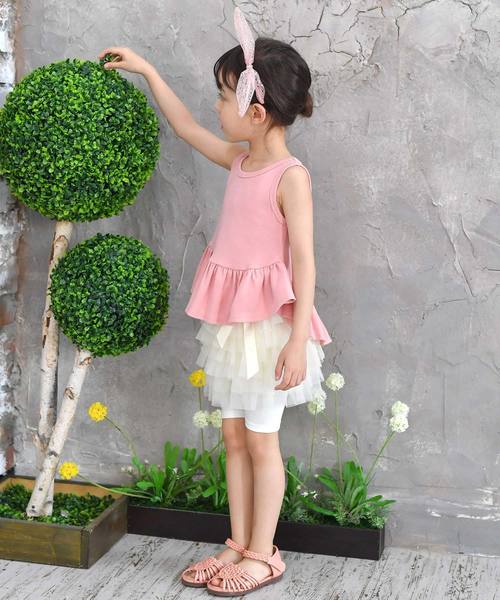 Bee des Bee（ビーデスビー）の「裾フリルノースリトップス（タンクトップ・キッズ・ブラック/ライトピンク/ミント/ラベンダー/ブルー・90cm/110cm/100cm/120cm/130cm/140cm/150cm）」の12枚目の写真