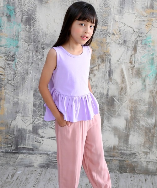 Bee des Bee（ビーデスビー）の「裾フリルノースリトップス（タンクトップ・キッズ・ブラック/ライトピンク/ミント/ラベンダー/ブルー・90cm/110cm/100cm/120cm/130cm/140cm/150cm）」の20枚目の写真