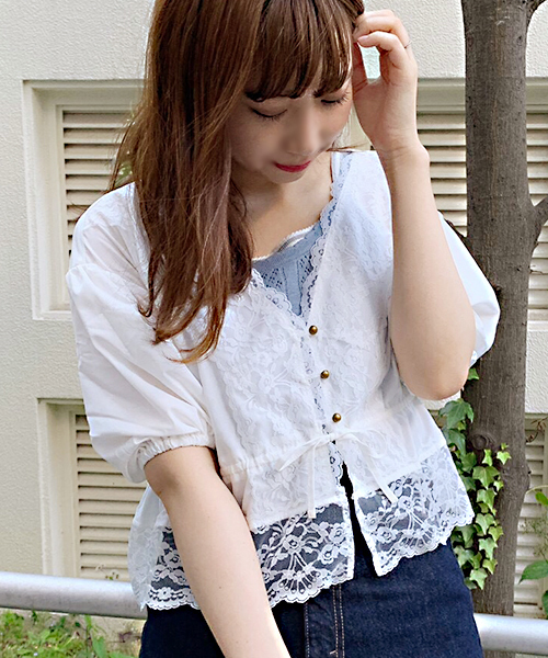 apres jour（アプレジュール）の「レース付きVブラウス【ZOZOTOWN限定アイテム】（シャツ/ブラウス・レディース・ベージュ/オフホワイト/ブルー/ラベンダー/モカ・フリー）」の6枚目の写真