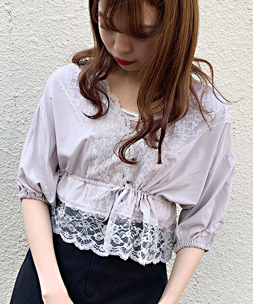 apres jour（アプレジュール）の「レース付きVブラウス【ZOZOTOWN限定アイテム】（シャツ/ブラウス・レディース・ベージュ/オフホワイト/ブルー/ラベンダー/モカ・フリー）」の7枚目の写真