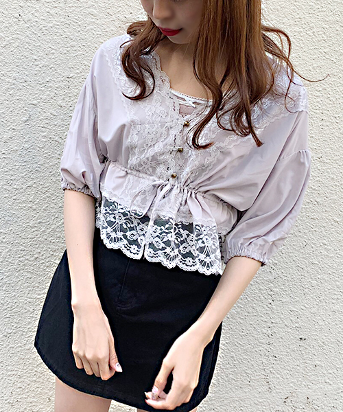 apres jour（アプレジュール）の「レース付きVブラウス【ZOZOTOWN限定アイテム】（シャツ/ブラウス・レディース・ベージュ/オフホワイト/ブルー/ラベンダー/モカ・フリー）」の17枚目の写真