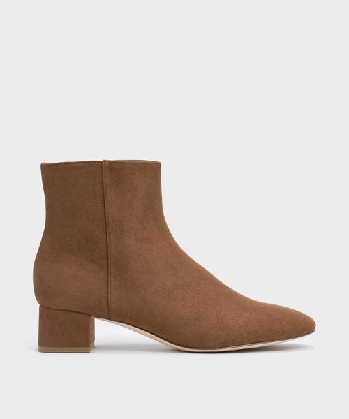 CHARLES & KEITH(チャールズ & キース)の「ブロックヒール アンクルブーツ / Block Heel Ankle Boots(ブーツ・レディース・ブラック/ベージュ・22.5cm/23cm/23.5cm/24.5cm/25cm/25.5cm)」の1枚目の写真