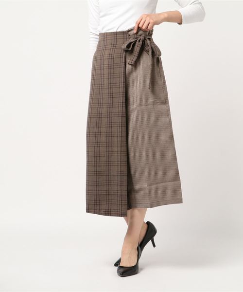 STYLEBLOCK（スタイルブロック）の「先染めチェック柄切り替えミモレ丈ラップ風スカート（スカート・レディース・ホワイト/ブラウン/キャメル/ライトベージュ・M）」の2枚目の写真