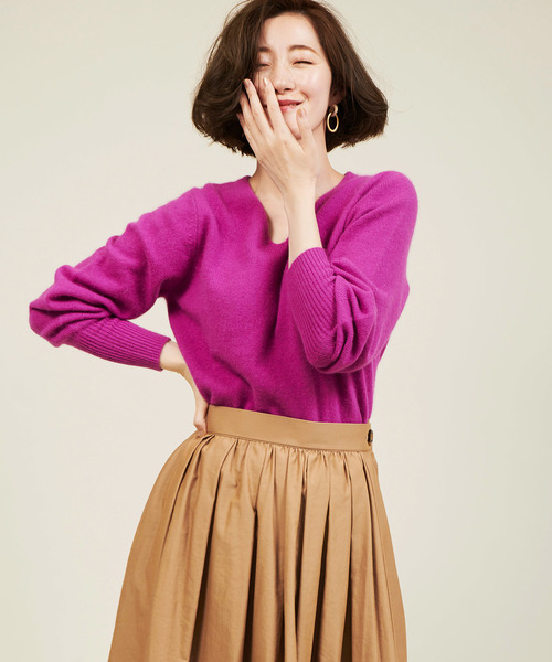 The Virgnia（ザ ヴァージニア）の「ＦＯＸ混Ｖネックパフスリーブニット（ニット/セーター・レディース・ブラック/パープル/オフホワイト/イエロー/ブルー・FREE）」の4枚目の写真