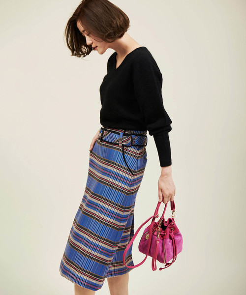 The Virgnia（ザ ヴァージニア）の「ＦＯＸ混Ｖネックパフスリーブニット（ニット/セーター・レディース・ブラック/パープル/オフホワイト/イエロー/ブルー・FREE）」の8枚目の写真