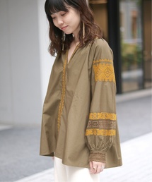 sara mallika�i�T�� �}���J�j�́u�ySARA MALLIKA/�T���}���J�zPOPLIN EMB GATHER TUNIC�u���E�X���i�V���c/�u���E�X�j�v