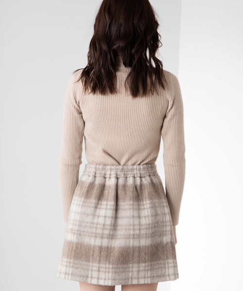 WEGO（ウィゴー）の「WEGO/【セットアップ対応商品】シャギーチェックミニスカート（スカート・レディース・ベージュ系その他2/ブラック系その他2・FREE）」の11枚目の写真
