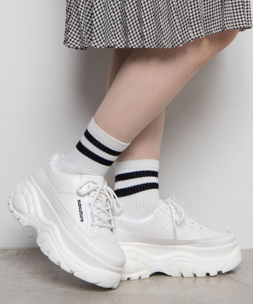 WEGO(ウィゴー)の「WEGO/ボリュームソールスニーカー(スニーカー・レディース・ホワイト/ブラック/その他1・MEDIUM/LARGE)」の2枚目の写真