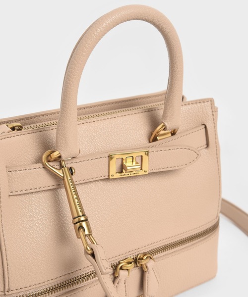 CHARLES & KEITH(チャールズ & キース)の「クロックエフェクト ツーウェイジップトート / Croc-Effect Two-Way Zip Tote(トートバッグ・レディース・ベージュ/ブラック/マルチ/オリーブ・M)」の15枚目の写真
