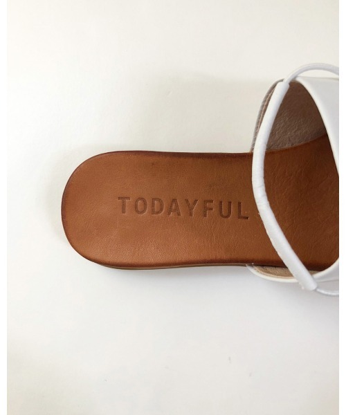 TODAYFUL（トゥデイフル）の「レザートングサンダル（サンダル・レディース・ホワイト/ブラック/パープル・36inch/38inch/37inch）」の8枚目の写真