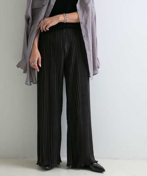 rectangle（レクタングル）の「裾メローサテンプリーツワイドパンツ（その他パンツ・レディース・ブラック/ベージュ/ブラウン/オレンジ・FREE）」の2枚目の写真