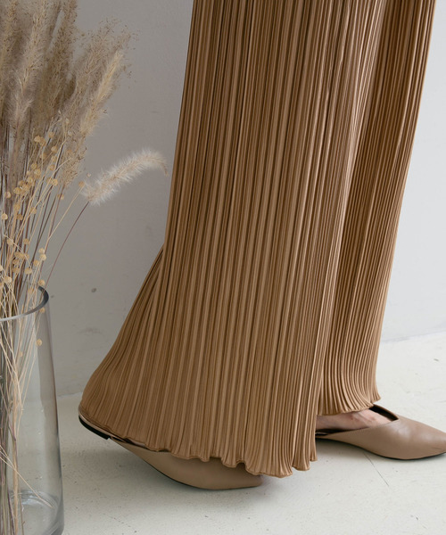 rectangle（レクタングル）の「裾メローサテンプリーツワイドパンツ（その他パンツ・レディース・ブラック/ベージュ/ブラウン/オレンジ・FREE）」の7枚目の写真