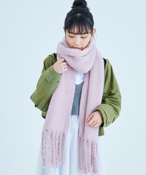 estaa（エスタ）の「フリンジ付きボリュームマフラー（マフラー・レディース・チャコールグレー/オフホワイト/ターコイズブルー/モカ/キャメル/ベビーピンク/ブラウン/イエロー/コーラルピンク/ライトグレー・FREE）」の9枚目の写真