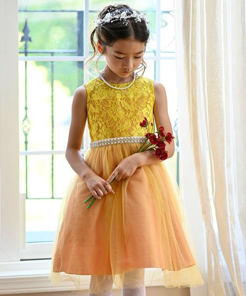 Catherine Cottage(キャサリンコテージ)の「デコルテシースルー パールベルトドレス(ドレス・キッズ・ベージュ/ネイビー/レッド/グリーン/ライラック/ピンク/イエロー・110/120/130/140/150/160)」の5枚目の写真