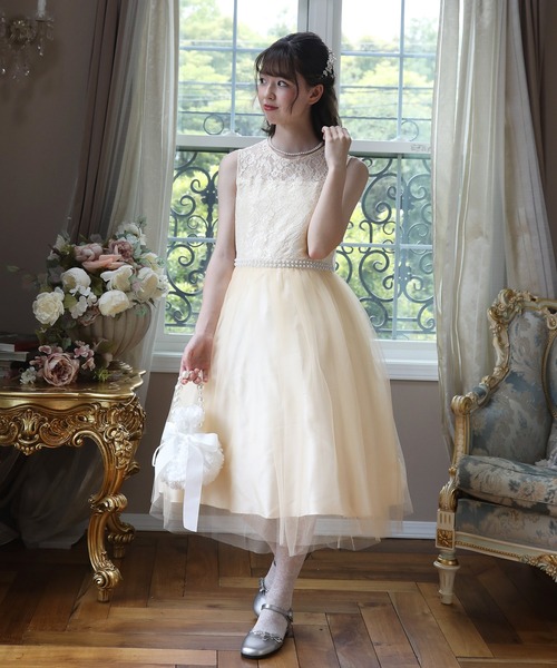 Catherine Cottage(キャサリンコテージ)の「デコルテシースルー パールベルトドレス(ドレス・キッズ・ベージュ/ネイビー/レッド/グリーン/ライラック/ピンク/イエロー・110/120/130/140/150/160)」の9枚目の写真