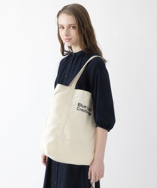 BLUE LABEL CRESTBRIDGE（ブルーレーベルクレストブリッジ）の「ポケッタブルトートバッグ（トートバッグ・レディース・オフホワイト/ネイビー・FREE）」の5枚目の写真