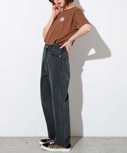WEGO(ウィゴー)の「WEGO/funnyモチーフ刺繍Tシャツ(Tシャツ/カットソー・レディース・ブラウン/ライトパープル・LARGE/SMALL/MEDIUM)」の8枚目の写真