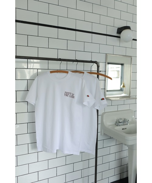 AJUGA.（アジュガ）の「T-Shirt　Freeサイズ　ロゴ【AJUGA.×FRUIT OF THE LOOM】（Tシャツ/カットソー・レディース・ネイビー/オレンジ・FREE）」の3枚目の写真