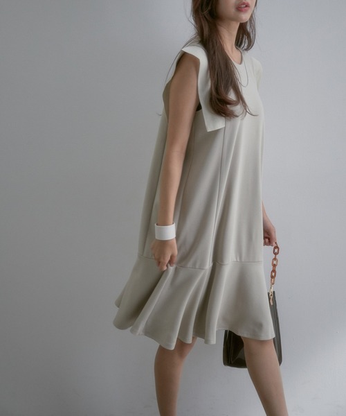 vis-`a-vis(ビサビ)の「【WEB限定】異素材カットミニワンピース(ワンピース・レディース・ブラック/ベージュ系その他/オリーブ・FREE)」の3枚目の写真