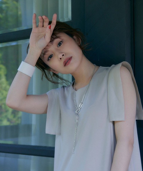 vis-`a-vis(ビサビ)の「【WEB限定】異素材カットミニワンピース(ワンピース・レディース・ブラック/ベージュ系その他/オリーブ・FREE)」の4枚目の写真