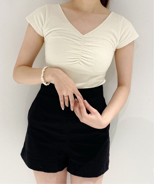 Charles Chaton(シャルルシャトン)の「Swan lake Tシャツ(Tシャツ/カットソー・レディース・アイボリー/ブラック・FREE)」の1枚目の写真