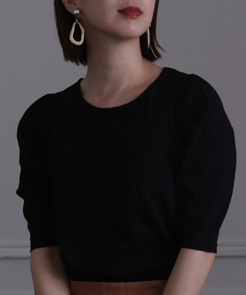 ElegChic(エレグシック)の「タック パフスリーブカットソー(Tシャツ/カットソー・レディース・ブラック/グレイッシュベージュ/オフホワイト・4L/L/XL/XXL/M)」の4枚目の写真