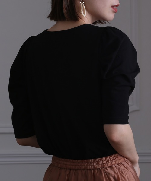 ElegChic(エレグシック)の「タック パフスリーブカットソー(Tシャツ/カットソー・レディース・ブラック/グレイッシュベージュ/オフホワイト・4L/L/XL/XXL/M)」の6枚目の写真