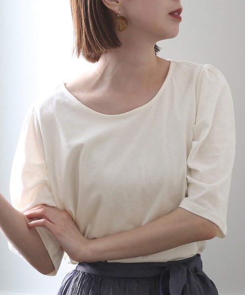 ElegChic(エレグシック)の「タック パフスリーブカットソー(Tシャツ/カットソー・レディース・ブラック/グレイッシュベージュ/オフホワイト・4L/L/XL/XXL/M)」の8枚目の写真