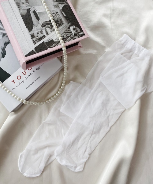 Loueme（ルエム）の「20Dシアーニーハイソックス（ソックス/靴下・レディース・ホワイト/ブラック・FREE）」の13枚目の写真