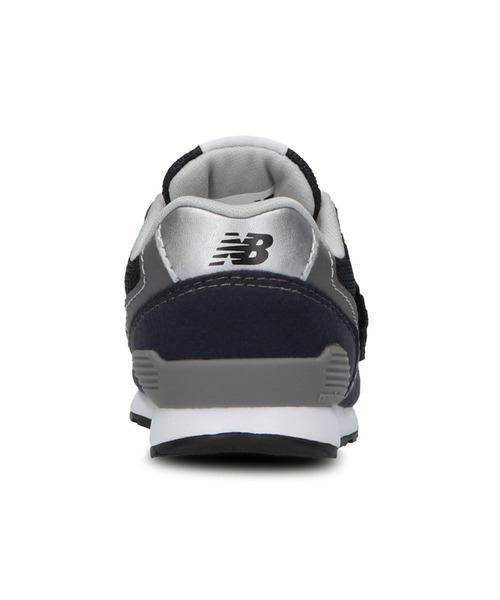 NEW BALANCE(ニューバランス)の「new balance/ニューバランス キッズ スニーカー カジュアル マジックテープ 軽量 定番 通学 運動 IZ996(スニーカー・キッズ・ネイビー/グレー/ブラック・16.0cm/15.0cm/13.0cm/12.0cm/14.0cm/13.5cm/14.5cm/12.5cm/15.5cm/16.5cm)」の4枚目の写真