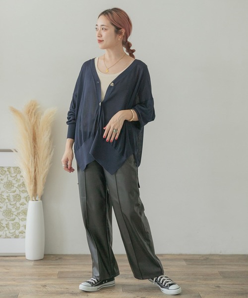 ITEMS URBANRESEARCH（アイテムズ アーバンリサーチ）の「Vネックルーズカーディガン（カーディガン/ボレロ・レディース・ベージュ/ブラウン/ネイビー/ブルー系その他・FREE）」の12枚目の写真