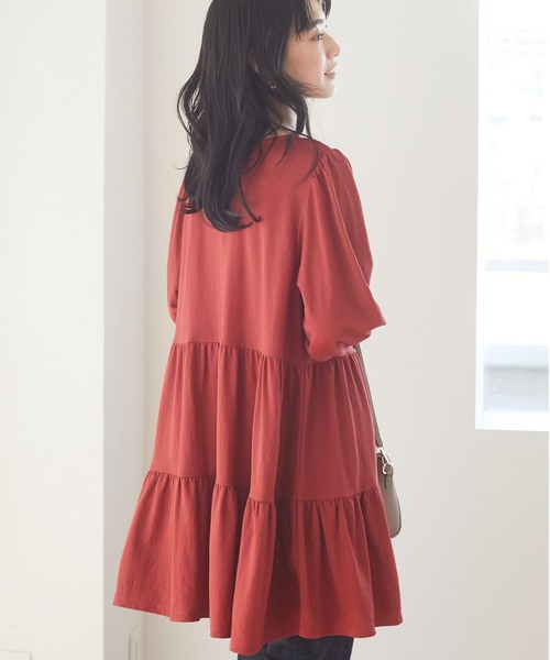 Green　Parks（グリーンパークス）の「ティアード5分袖カットチュニック＊（Tシャツ/カットソー・レディース・ダークグレー/レッド・FREE）」の2枚目の写真