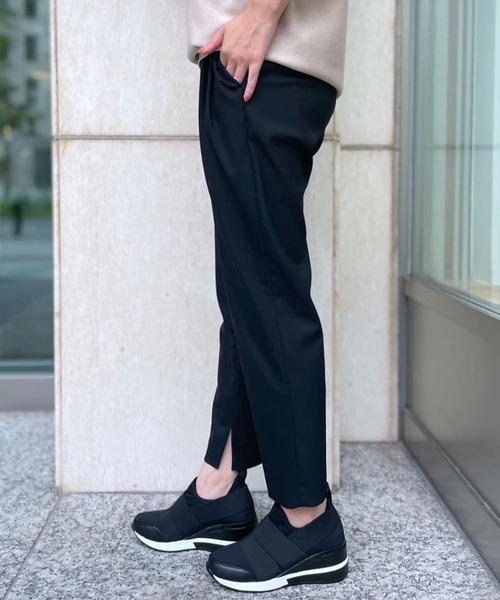 RIVE DROITE（リヴドロワ）の「《2サイズ展開》シーズンレスで活躍する　イージーケアインスリットパンツ（その他パンツ・レディース・ブラック/ベージュ/ボルドー・38/36）」の11枚目の写真