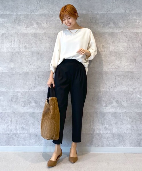 RIVE DROITE（リヴドロワ）の「《2サイズ展開》シーズンレスで活躍する　イージーケアインスリットパンツ（その他パンツ・レディース・ブラック/ベージュ/ボルドー・38/36）」の17枚目の写真