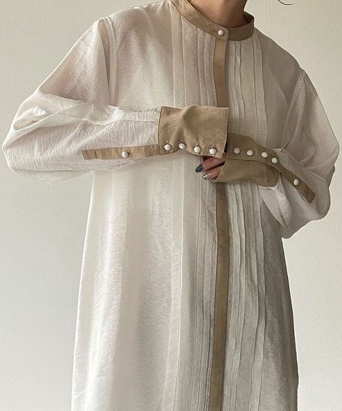 y/m by misato（イムバイミサト）の「バンドカラーバイカラーシャツ（シャツ/ブラウス・レディース・ホワイト/ベージュ・FREE）」の2枚目の写真