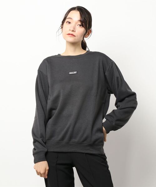 GGD（ジージーディー）の「オーバーサイズ裏起毛ワンポイントトレーナー（スウェット・レディース・ピンク/ブルー系/グリーン/ブルー/ホワイト/ブラック系/ホワイト系/ブラック・LL/M/L）」の14枚目の写真