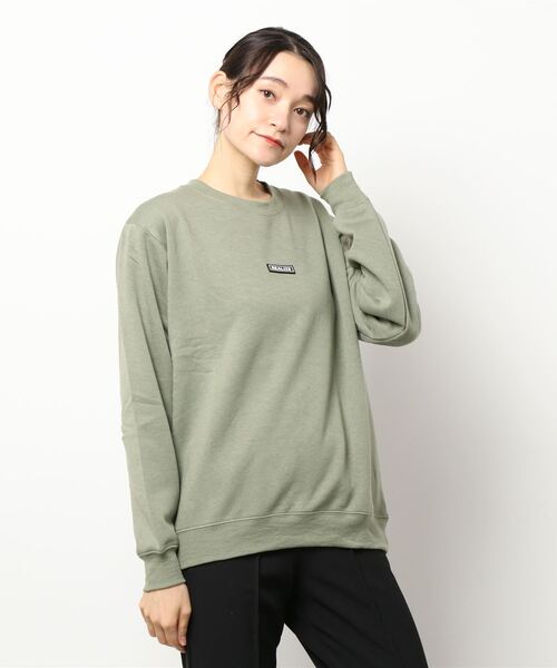 GGD（ジージーディー）の「オーバーサイズ裏起毛ワンポイントトレーナー（スウェット・レディース・ピンク/ブルー系/グリーン/ブルー/ホワイト/ブラック系/ホワイト系/ブラック・LL/M/L）」の17枚目の写真