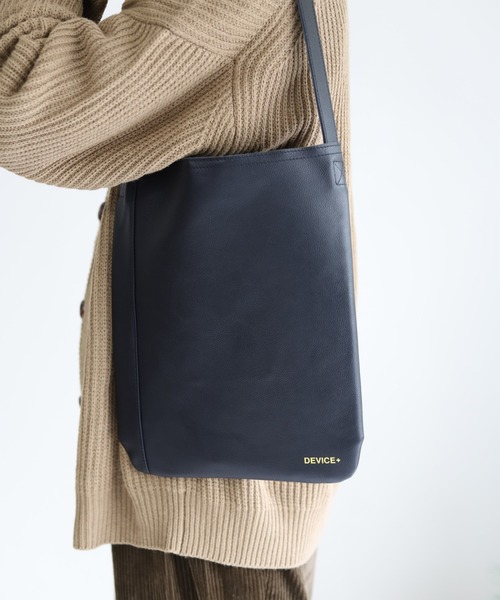 DEVICE+（デバイスプラス）の「DEVICE＋カウレザー オリジナルロゴ トートバッグ（トートバッグ・メンズ・ブラック/ネイビー/ブラウン/グレー・FREE）」の11枚目の写真