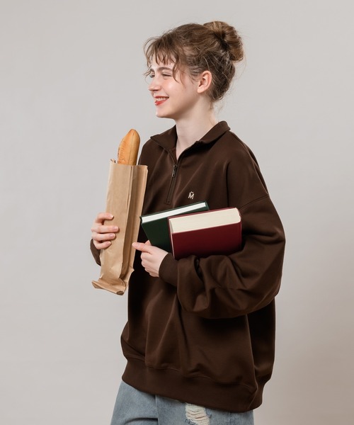 MUHET(ミュエータ)の「裏毛ハーフジップスウェット(スウェット・レディース・ダークブラウン/グリーン/ベージュ・SMALL/X-LARGE/MEDIUM)」の16枚目の写真