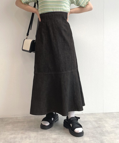 w closet(ダブルクローゼット)の「デニムマーメイドスカート(デニムスカート・レディース・ネイビー/ブラック/ブルー系その他・FREE)」の19枚目の写真