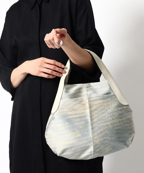 HIROKO HAYASHI(ヒロコハヤシ)の「◆SIRENA(シレーナ)ハンドバッグ(ハンドバッグ・レディース・ベージュ系その他6・00)」の15枚目の写真