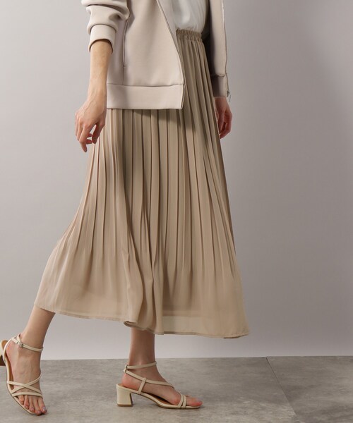 SOUP（スープ）の「◆7色展開/ふわっと揺れるニジイロプリーツスカート（スカート・レディース・チャコールグレー/ブラック/ブルー/グリーン/キャメル/パープル系4/ピンク系・11/09/07）」の6枚目の写真