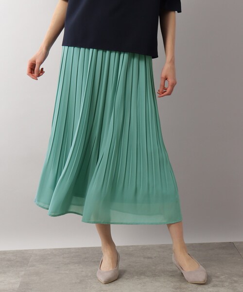 SOUP（スープ）の「◆7色展開/ふわっと揺れるニジイロプリーツスカート（スカート・レディース・チャコールグレー/ブラック/ブルー/グリーン/キャメル/パープル系4/ピンク系・11/09/07）」の3枚目の写真