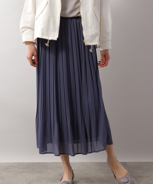 SOUP（スープ）の「◆7色展開/ふわっと揺れるニジイロプリーツスカート（スカート・レディース・チャコールグレー/ブラック/ブルー/グリーン/キャメル/パープル系4/ピンク系・11/09/07）」の8枚目の写真