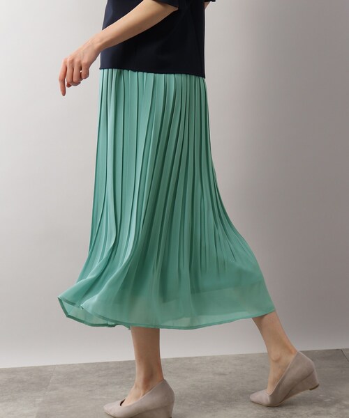 SOUP（スープ）の「◆7色展開/ふわっと揺れるニジイロプリーツスカート（スカート・レディース・チャコールグレー/ブラック/ブルー/グリーン/キャメル/パープル系4/ピンク系・11/09/07）」の14枚目の写真